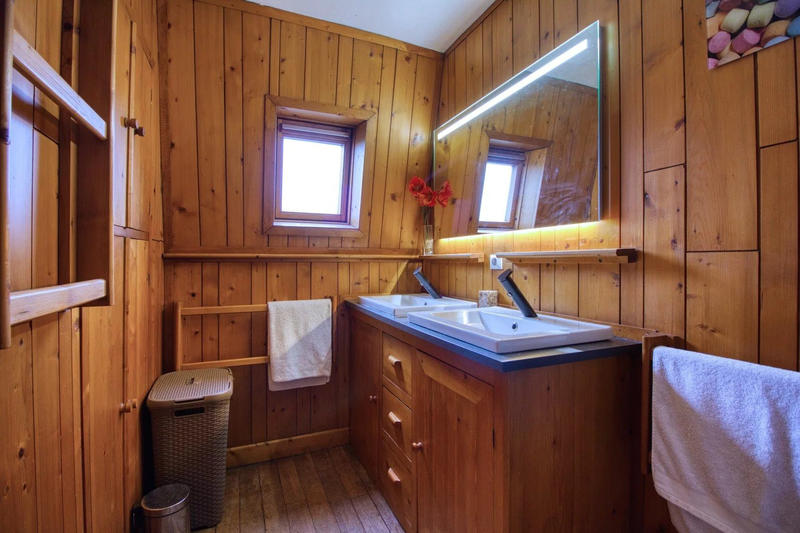 Maison - 220 m² - 11 pièces