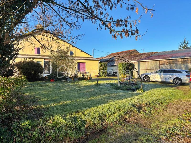 Maison - 270 m² - 10 pièces