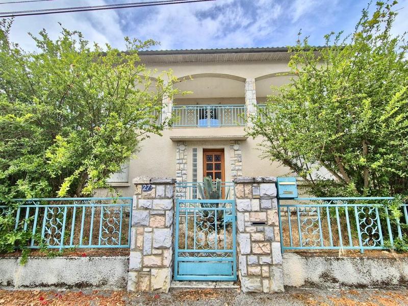 Maison - 244 m² - 10 pièces