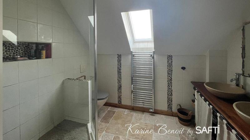 Maison - 237 m² - 8 pièces