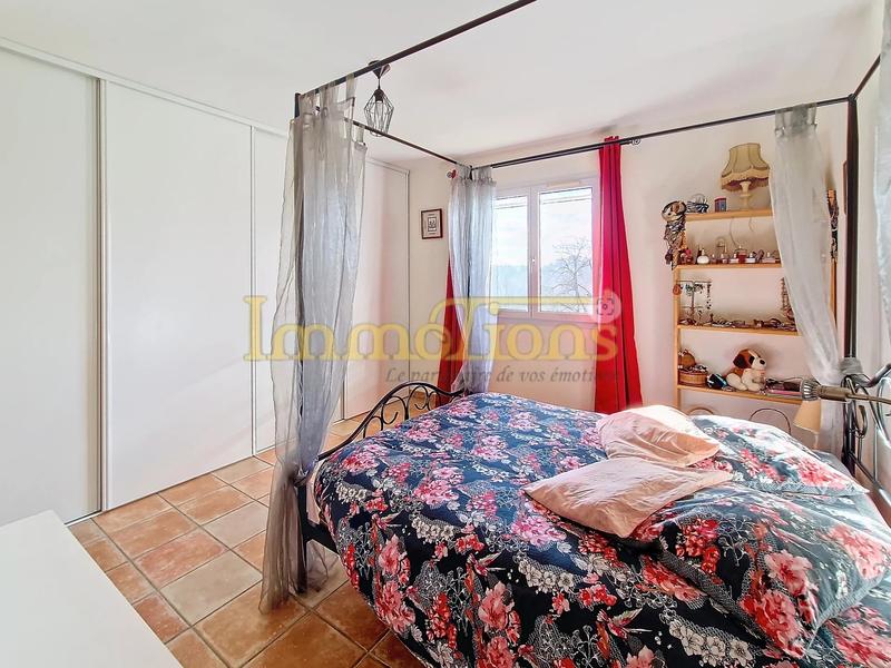 Maison - 250 m² - 11 pièces