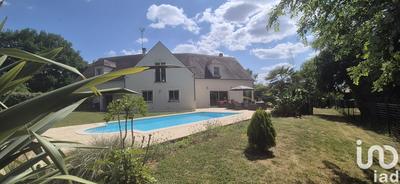 Maison - 240 m² - 8 pièces