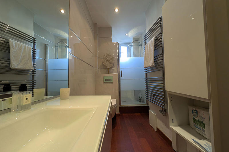 Appartement - 100 m² - 3 pièces