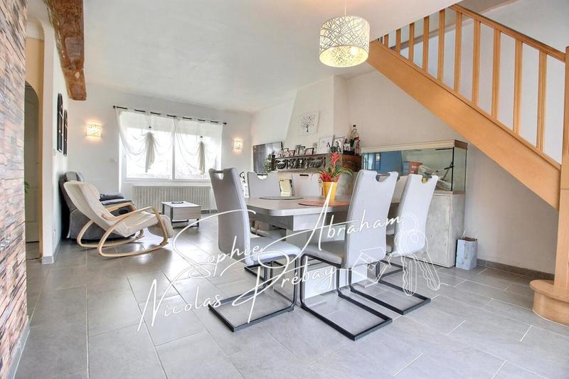 Maison - 92 m² - 5 pièces