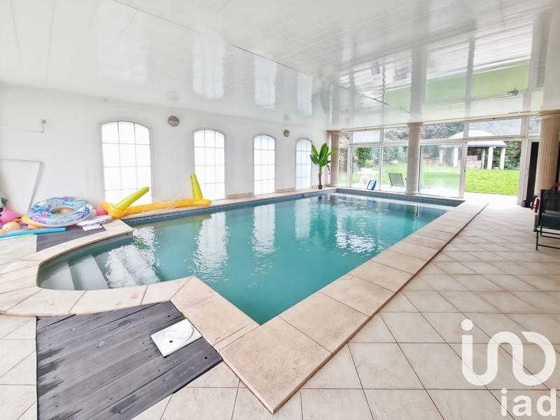 Maison - 230 m² - 9 pièces