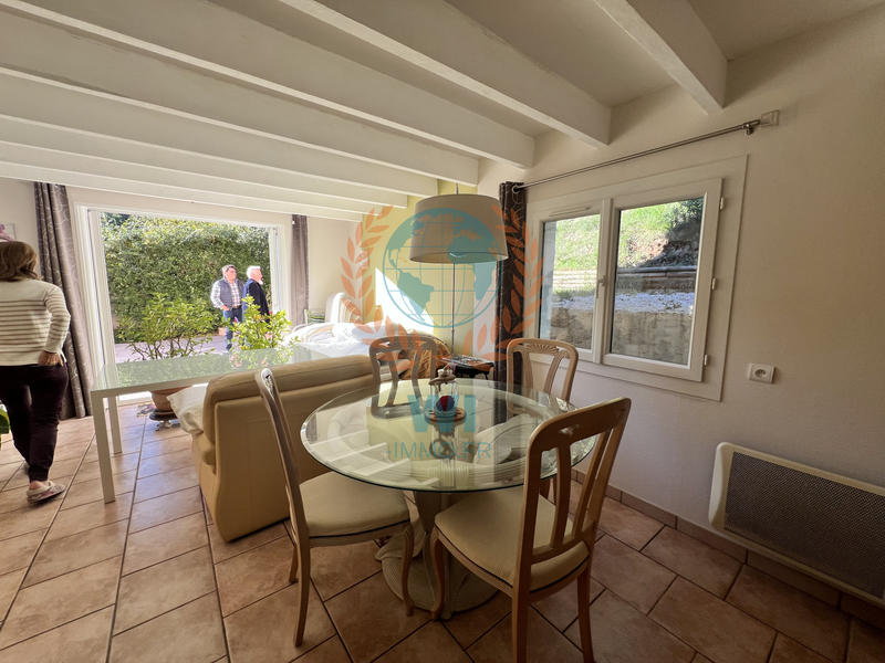 Maison - 233 m² - 10 pièces