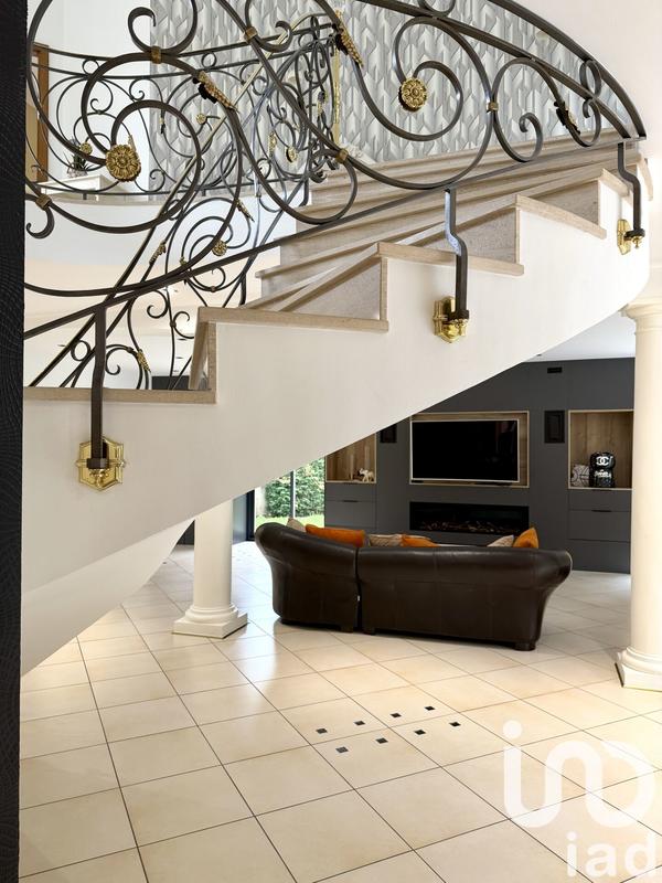 Maison - 253 m² - 6 pièces