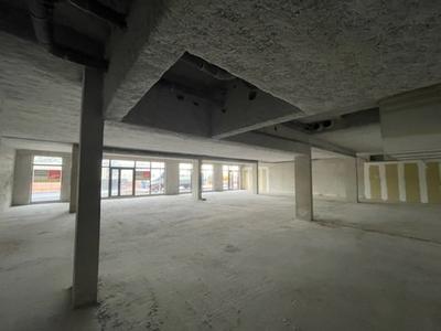 Local commercial - 140 m² - 1 pièce