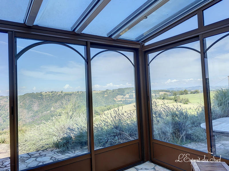 Maison - 287 m² - 14 pièces