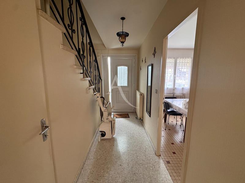 Maison - 90 m² - 5 pièces