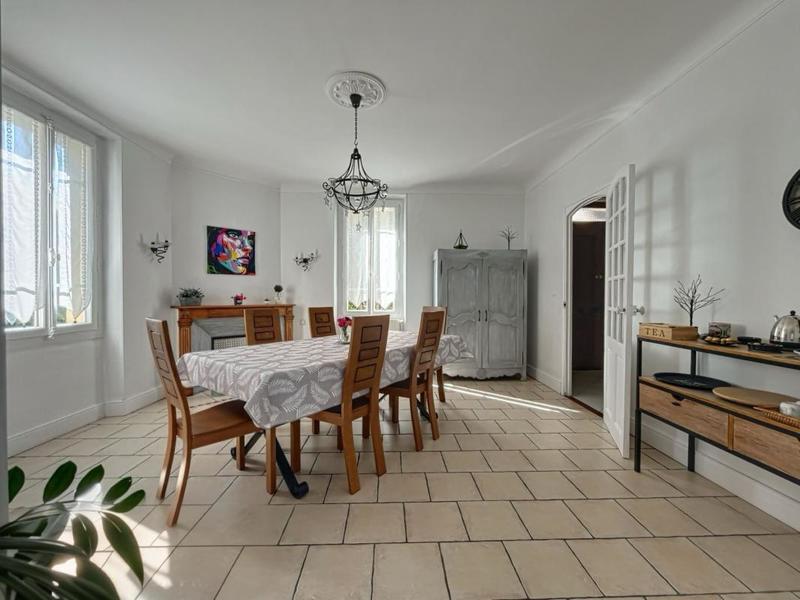 Maison - 390 m² - 10 pièces