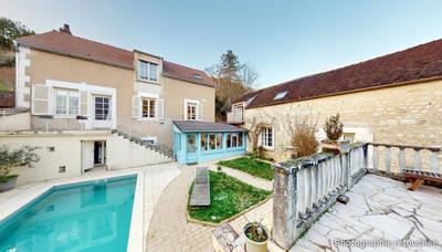 Propriété - 215 m² - 8 pièces