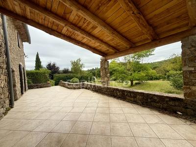 Maison - 185 m² - 9 pièces