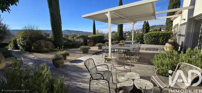 Maison - 280 m² - 9 pièces