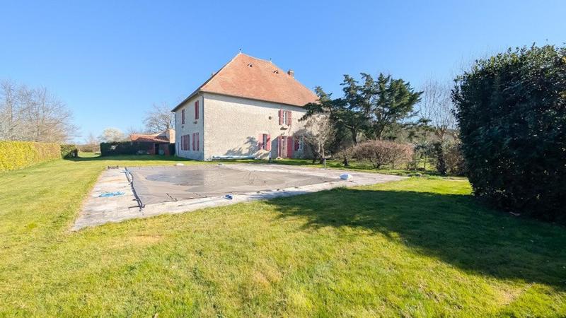 Maison de maîtres - 460 m² - 10 pièces