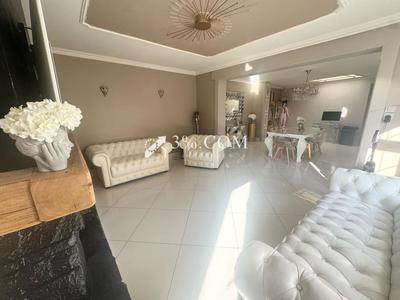 Maison - 187 m² - 6 pièces