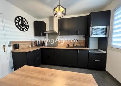 Maison - 80 m² - 5 pièces