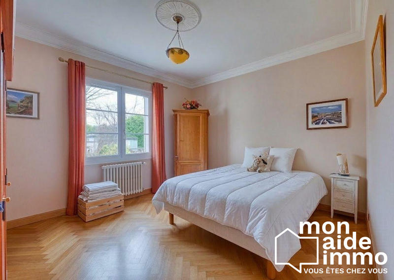 Maison - 180 m² - 6 pièces