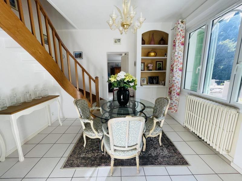 Maison - 196 m² - 5 pièces