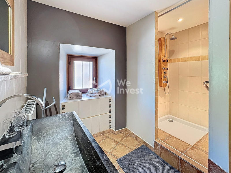 Maison - 404 m² - 16 pièces