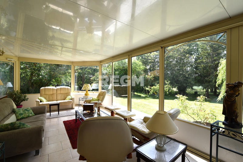 Maison - 435 m² - 6 pièces