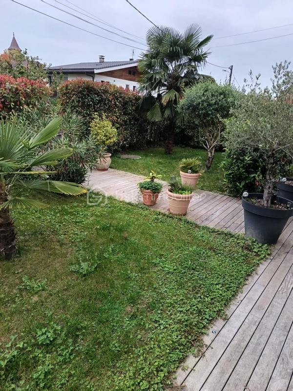 Maison - 190 m² - 8 pièces