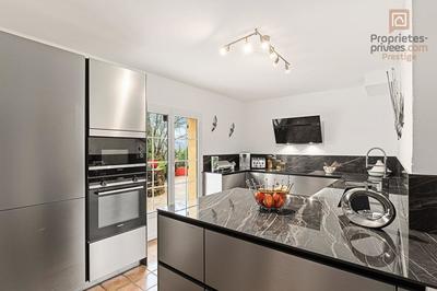 Maison - 246 m² - 8 pièces