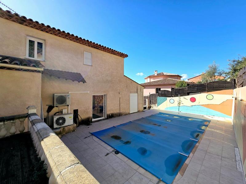 Maison - 190 m² - 7 pièces