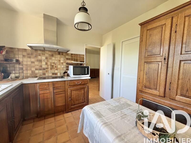 Maison - 185 m² - 9 pièces