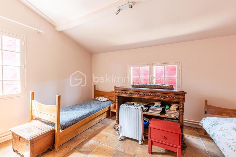 Maison - 265 m² - 10 pièces