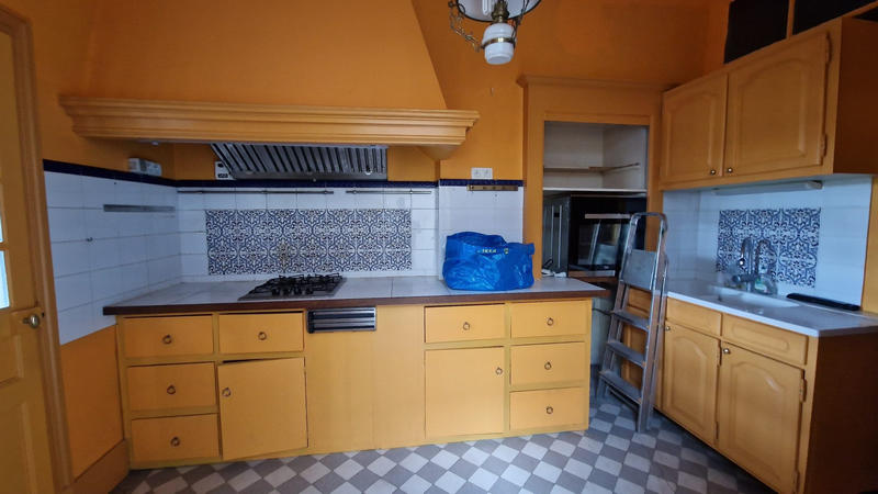 Maison - 250 m² - 10 pièces