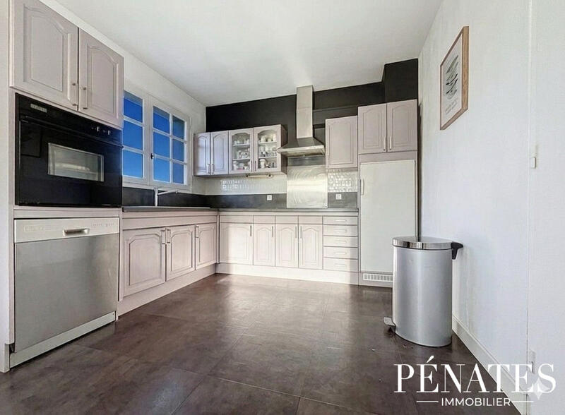 Maison - 140 m² - 5 pièces