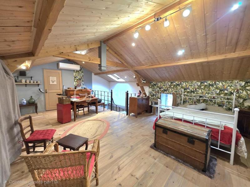 Maison en pierre - 223 m² - 8 pièces