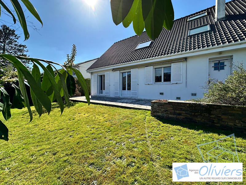 Maison - 181 m² - 8 pièces