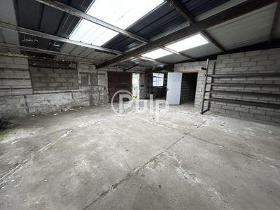 Entrepôt - 120 m² - 2 pièces