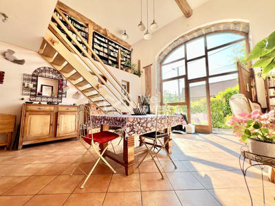 Maison - 243 m² - 8 pièces