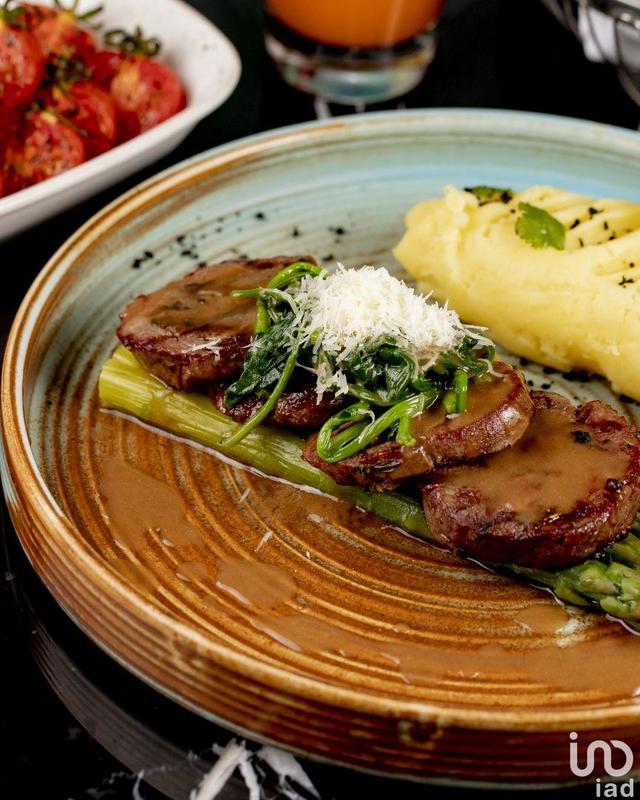 Local commercial - 140 m²