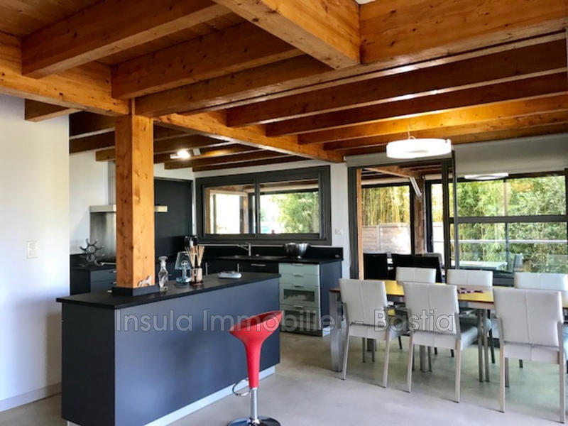 Villa - 190 m² - 6 pièces