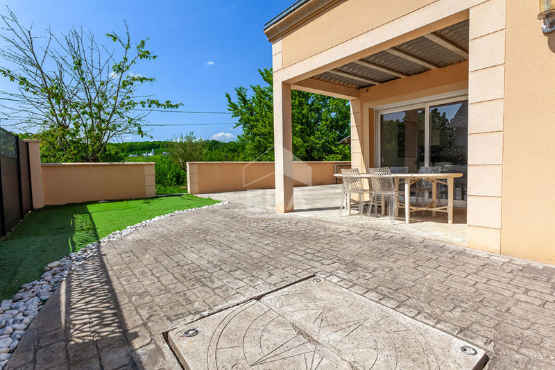 Maison - 135 m² - 6 pièces