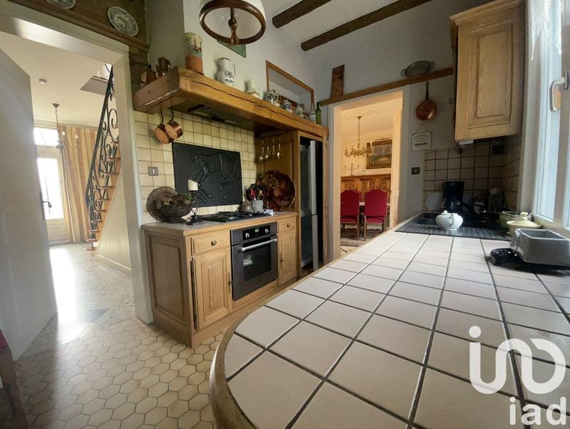 Maison - 180 m² - 11 pièces