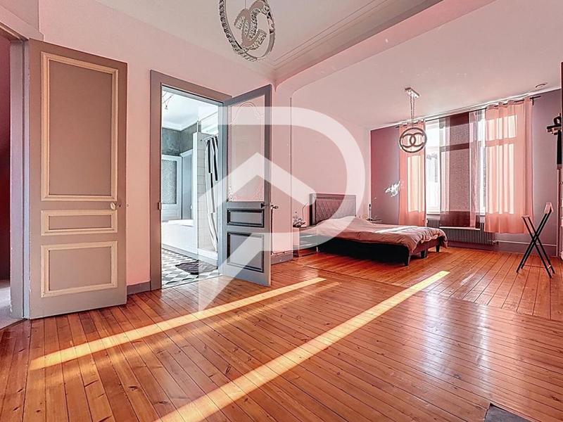 Maison bourgeoise - 216 m² - 7 pièces