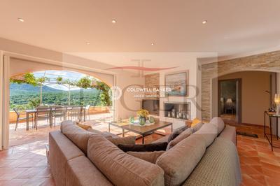 Villa - 200 m² - 6 pièces