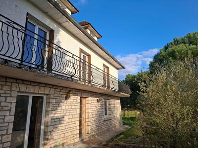 Maison - 205 m² - 8 pièces