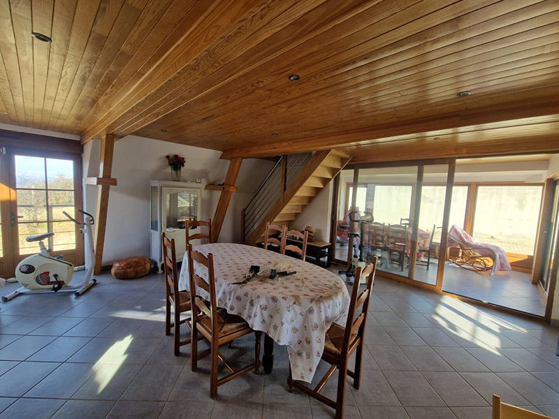 Maison - 190 m² - 10 pièces