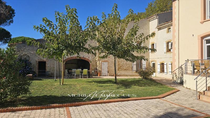 Maison - 530 m² - 18 pièces