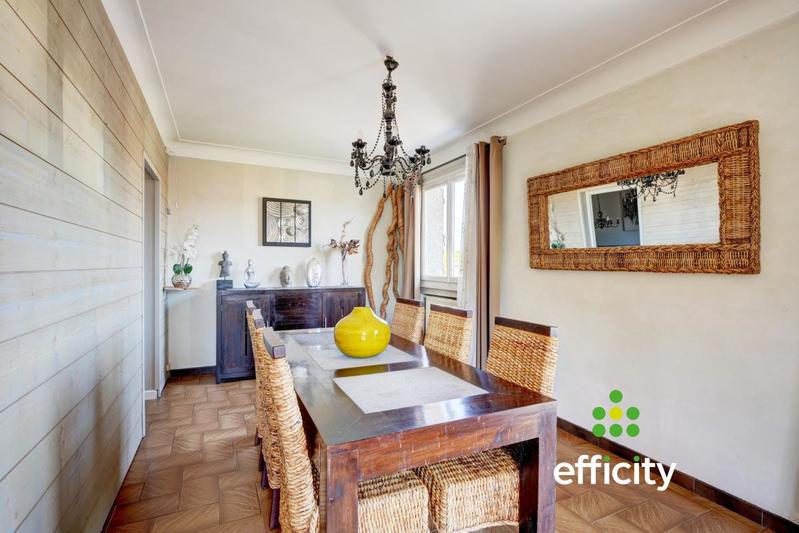 Maison - 200 m² - 7 pièces