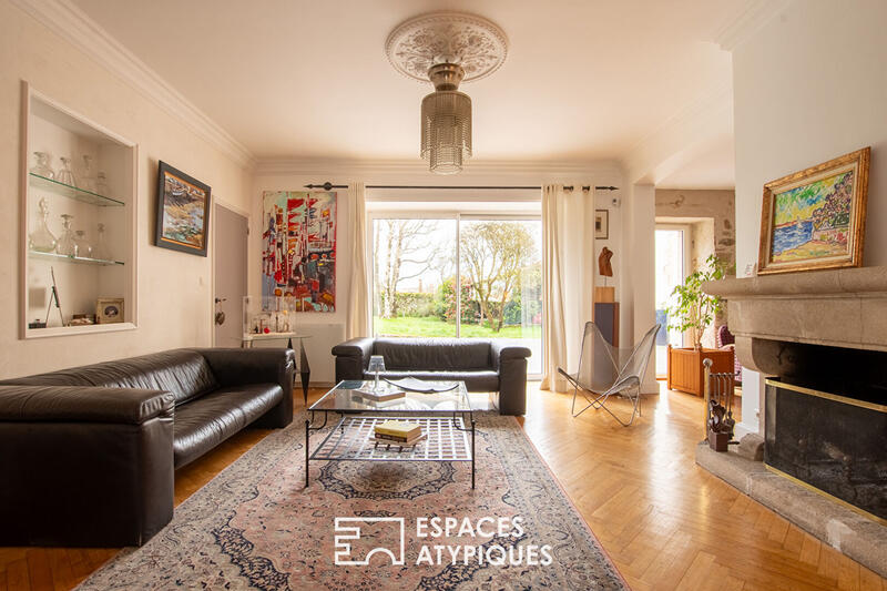 Maison - 241 m² - 9 pièces