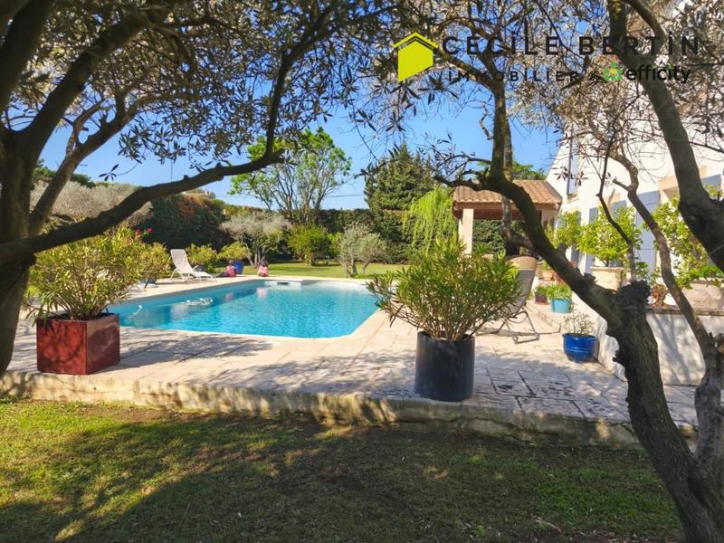 Mas - 198 m² - 7 pièces