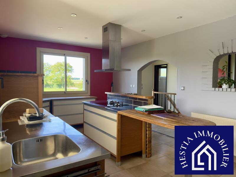 Maison - 205 m² - 9 pièces