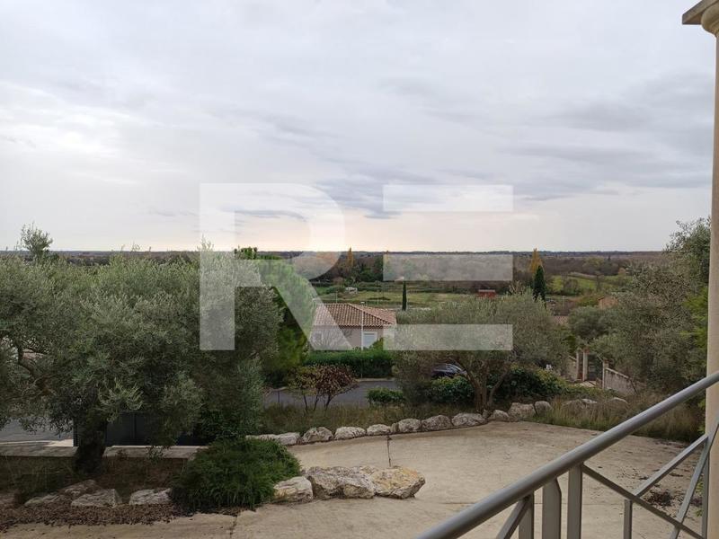 Maison - 198 m² - 5 pièces